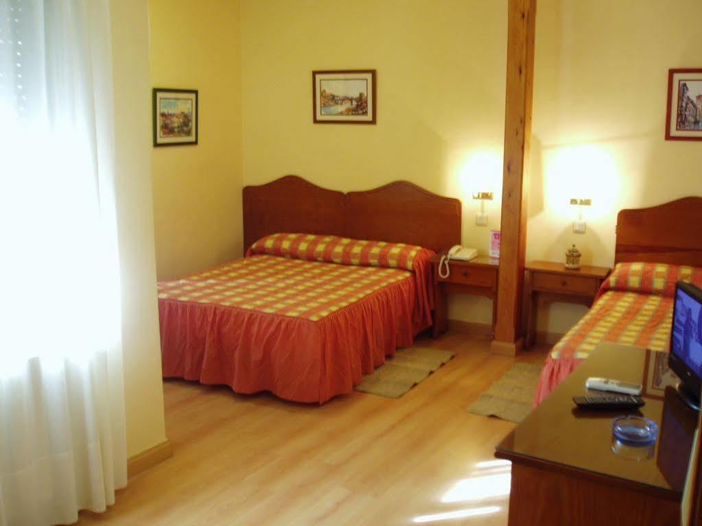 Hostal Santo Tome توليدو المظهر الخارجي الصورة